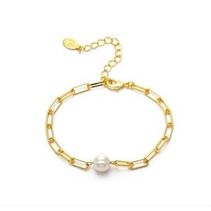 Paper Clip Chain and Fresh Water
Pearl Accent Bracelet